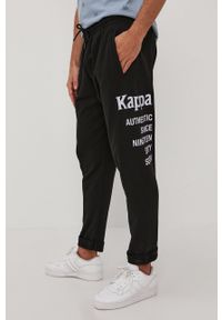 Kappa - Spodnie. Kolor: czarny. Wzór: nadruk #3