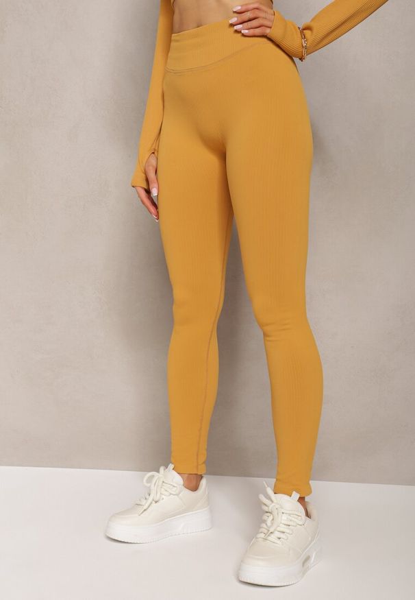 Renee - Żółte Prążkowane Legginsy z Wysokim Stanem Amokka. Stan: podwyższony. Kolor: żółty. Materiał: prążkowany