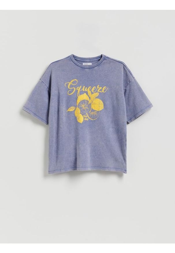 Reserved - T-shirt z nadrukiem - lawendowy. Kolor: fioletowy. Materiał: dzianina, bawełna. Wzór: nadruk