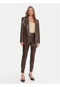 Guess Spodnie z imitacji skóry W4BB18 WGIK0 Brązowy Slim Fit. Kolor: brązowy. Materiał: syntetyk #5