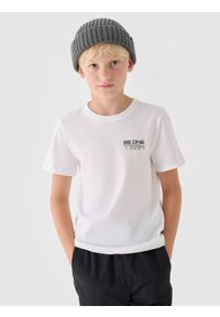 4f - 4F T-shirt z nadrukiem chłopięcy - biały 146 (10-11 lat). Okazja: na co dzień. Kolor: biały. Materiał: bawełna, jersey, dzianina. Długość rękawa: krótki rękaw. Długość: krótkie. Wzór: nadruk. Sezon: lato. Styl: sportowy, klasyczny, casual