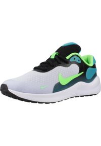 Buty do biegania dla dzieci Nike Revolution 7. Zapięcie: sznurówki. Kolor: czarny, zielony, biały, wielokolorowy. Materiał: syntetyk, tkanina, materiał. Szerokość cholewki: normalna. Model: Nike Revolution. Sport: bieganie