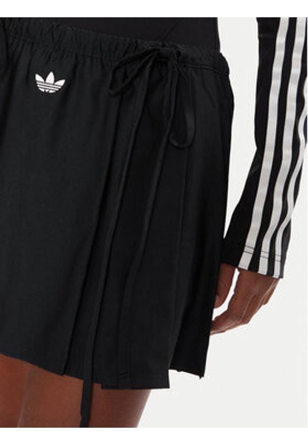 Adidas - adidas Spódnica mini Ribbon JX2554 Czarny Regular Fit. Kolor: czarny. Materiał: syntetyk