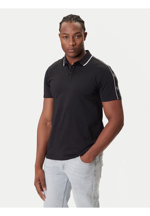 Guess Polo M4YP40 KARS0 Czarny Regular Fit. Typ kołnierza: polo. Kolor: czarny. Materiał: bawełna