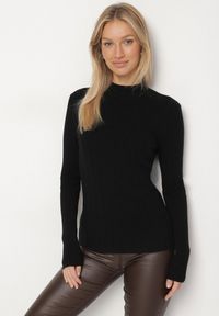 Born2be - Czarny Golf Ozdobiony Tłoczeniem Amilta. Okazja: na co dzień. Typ kołnierza: golf. Kolor: czarny. Materiał: jeans. Wzór: aplikacja. Styl: casual, elegancki #3