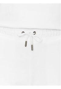Guess Jeans Szorty sportowe W5GD0O K68I4 Biały Relaxed Fit. Kolor: biały. Materiał: bawełna