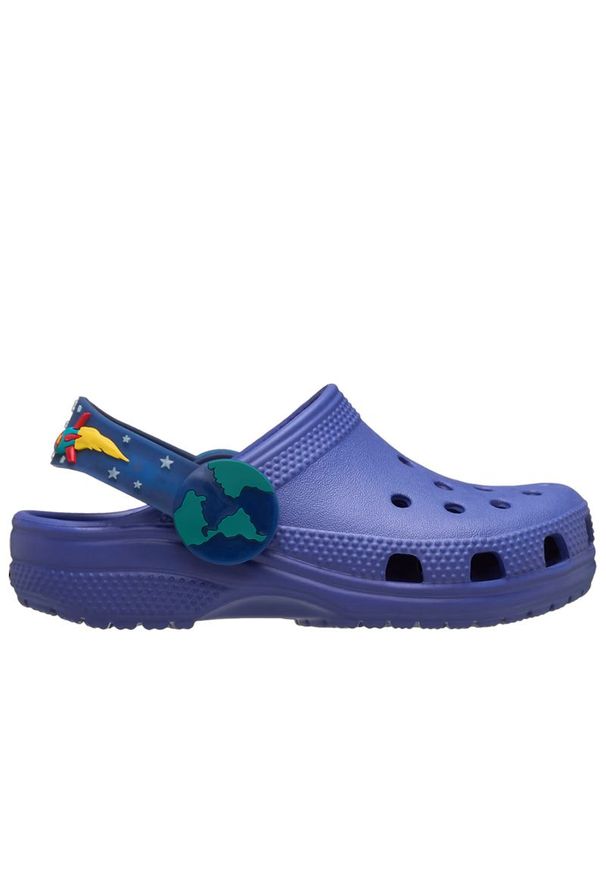 Klapki dziecięce Crocs Imagination Lights Backstrap Clog 211892-4WH - niebieskie. Kolor: niebieski. Sezon: lato. Styl: młodzieżowy