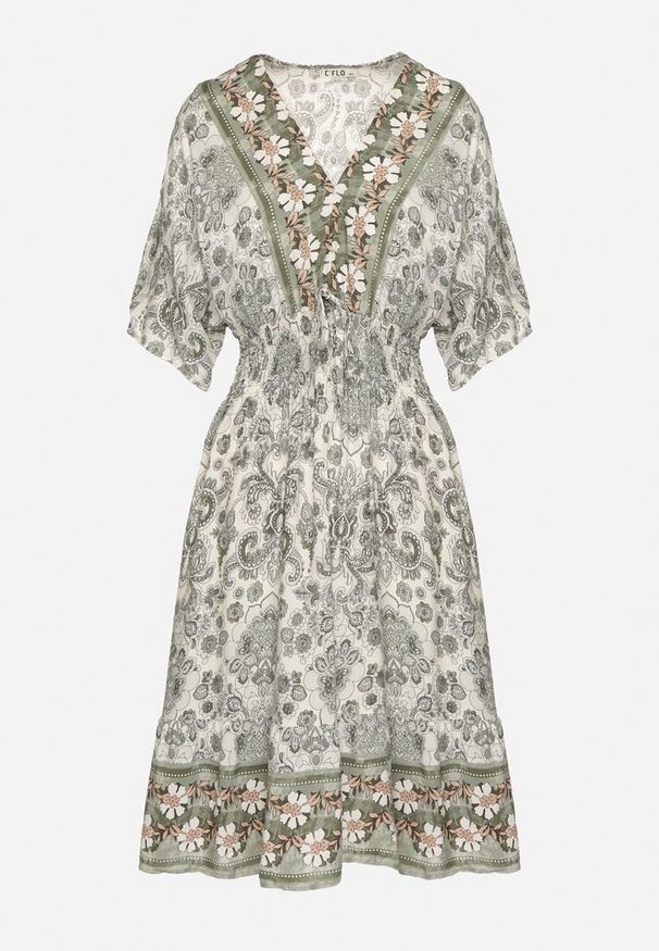 Born2be - Ciemnozielona Sukienka z Wiskozy w Ornamentalny Wzór z Szeroką Gumką w Pasie Tanissla. Okazja: na spotkanie biznesowe, do pracy, na randkę, na co dzień. Typ kołnierza: dekolt w kształcie V. Kolor: zielony. Materiał: wiskoza. Długość rękawa: krótki rękaw. Sezon: wiosna, lato. Styl: elegancki, casual, klasyczny, biznesowy