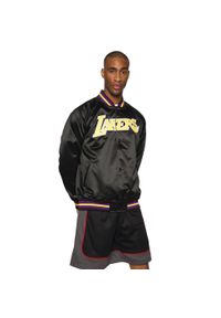 Mitchell & Ness - Lekka satynowa kurtka Los Angeles Lakers. Kolor: czarny. Materiał: satyna. Sport: koszykówka