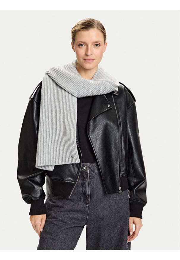 Calvin Klein Szalik Ck Metal Wool Rib Scarf LV04D8056G Szary. Kolor: szary. Materiał: wełna, materiał