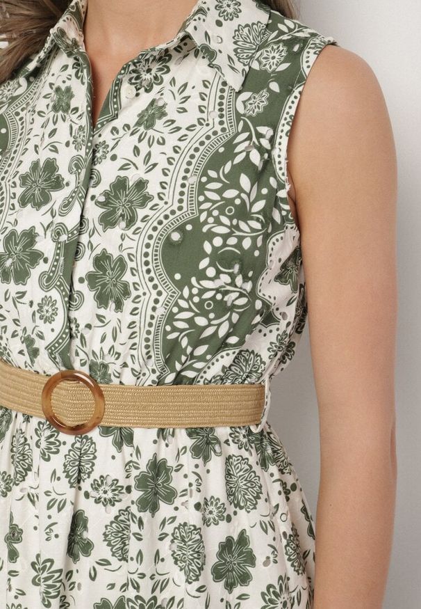 Born2be - Zielona Bawełniana Sukienka o Koszulowym Kroju Bez Rękawów z Paskiem Mirulenia. Okazja: na co dzień. Typ kołnierza: dekolt w kształcie V. Kolor: zielony. Materiał: bawełna. Długość rękawa: bez rękawów. Wzór: haft, aplikacja, kwiaty. Typ sukienki: koszulowe. Styl: casual