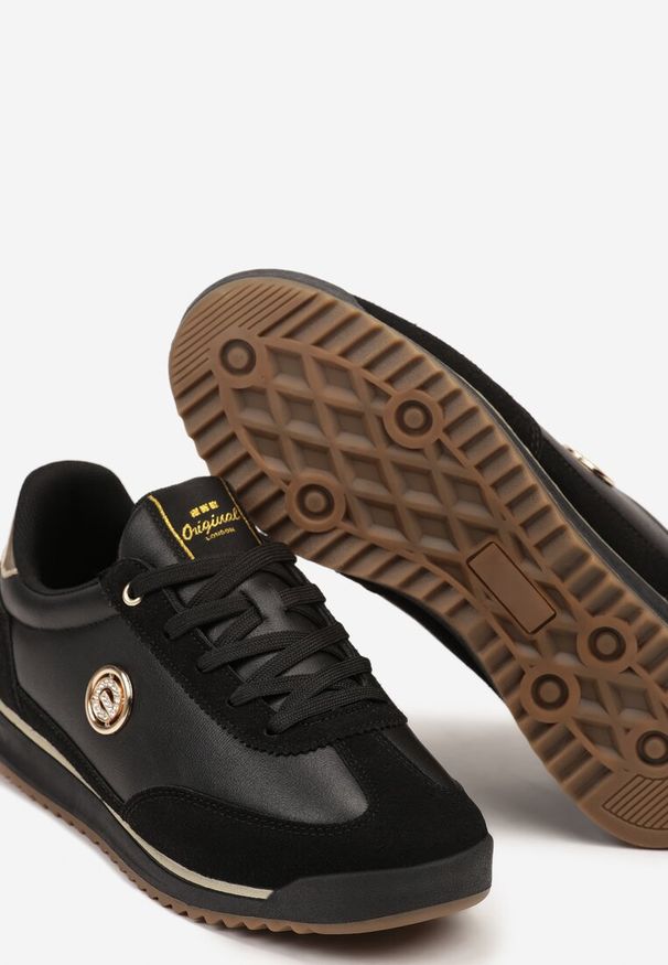 Born2be - Czarne Sneakersy z Metaliczną Aplikacją Nurrive. Okazja: na co dzień. Kolor: czarny. Materiał: jeans. Wzór: aplikacja