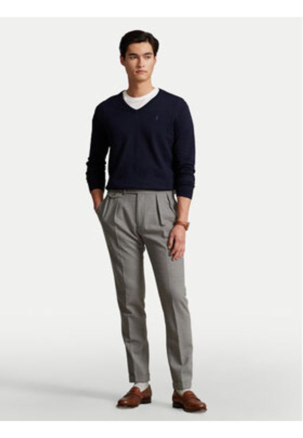 Polo Ralph Lauren Sweter Ls Sf Vn Pp 710670789004 Granatowy Slim Fit. Typ kołnierza: polo. Kolor: niebieski. Materiał: bawełna