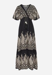 Born2be - Czarna Kopertowa Sukienka z Wiskozy Ozdobiona Frędzlami Redare. Okazja: na co dzień. Typ kołnierza: dekolt w serek. Kolor: czarny. Materiał: wiskoza. Wzór: aplikacja. Typ sukienki: kopertowe. Styl: casual, klasyczny, boho #5