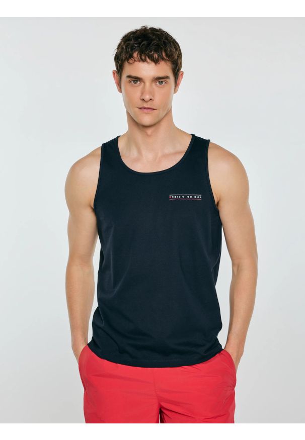 Big-Star - Koszulka męska bez rękawów granatowa Soner 403. Kolor: niebieski. Materiał: dzianina. Długość rękawa: bez rękawów. Wzór: nadruk. Styl: klasyczny, sportowy