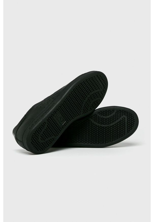 EA7 Emporio Armani - Buty. Nosek buta: okrągły. Zapięcie: sznurówki. Kolor: czarny. Materiał: skóra, guma. Szerokość cholewki: normalna