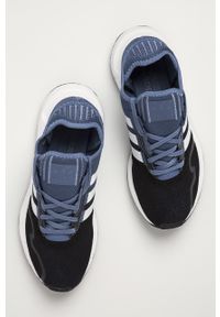 adidas Originals - Buty Swift Run. Nosek buta: okrągły. Zapięcie: sznurówki. Kolor: niebieski. Materiał: syntetyk, materiał, guma. Szerokość cholewki: normalna. Sport: bieganie #5