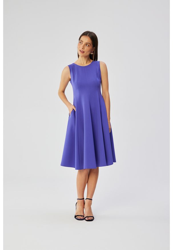 Stylove - Elegancka rozkloszowana sukienka koktajlowa fioletowa. Kolor: fioletowy. Styl: wizytowy, elegancki