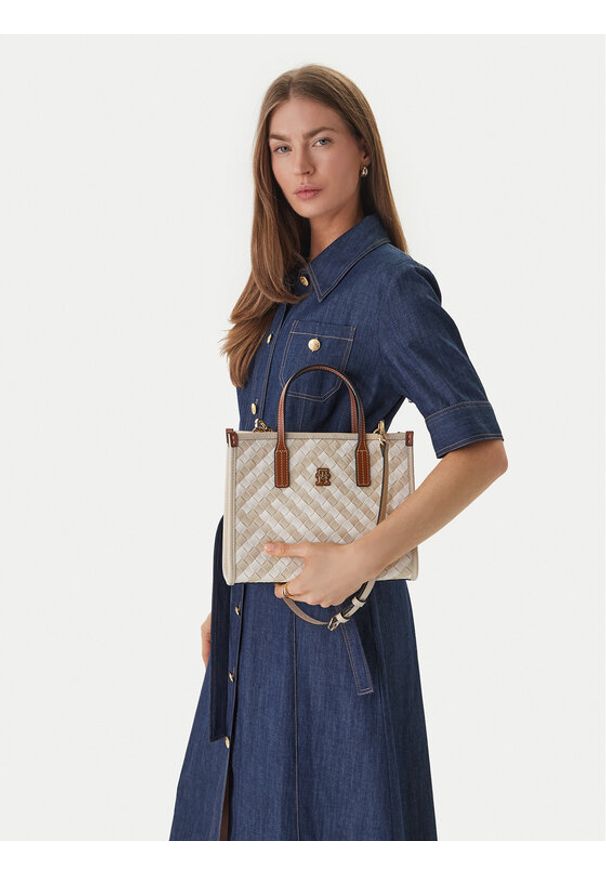 TOMMY HILFIGER - Tommy Hilfiger Torebka Th City Mini Tote AW0AW18393 Beżowy. Kolor: beżowy. Materiał: skórzane