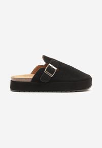 Born2be - Czarne Klapki na Grubej Podeszwie w Stylu Chodaków z Klamrą Lilarose. Okazja: na co dzień. Kolor: czarny. Styl: casual #4