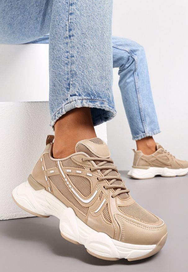 Renee - Ciemnobeżowe Sneakersy przed Kostkę z Przeszyciami Portle. Wysokość cholewki: przed kostkę. Kolor: beżowy