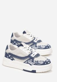 Born2be - Biało-Granatowe Sneakersy na Grubej Podeszwie z Wycięciami i Modnymi Przeszyciami Guvema. Kolor: niebieski. Materiał: materiał #3