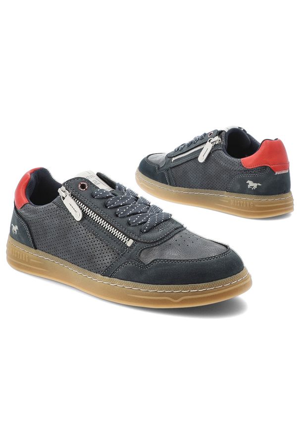 Sneakersy męskie Mustang, niska sportowa forma z wiązaniem i bocznym zamkiem wygodna podeszwa do codziennego użytkowania, granatowe, 4204-301-820. Okazja: na co dzień. Zapięcie: zamek. Kolor: niebieski. Materiał: jeans. Szerokość cholewki: normalna