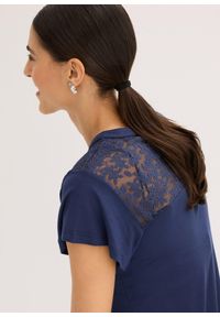 bonprix - T-shirt z dekoltem henley z mieszanki wiskozy. Typ kołnierza: typu henley. Kolor: niebieski. Materiał: wiskoza, koronka. Wzór: koronka #2