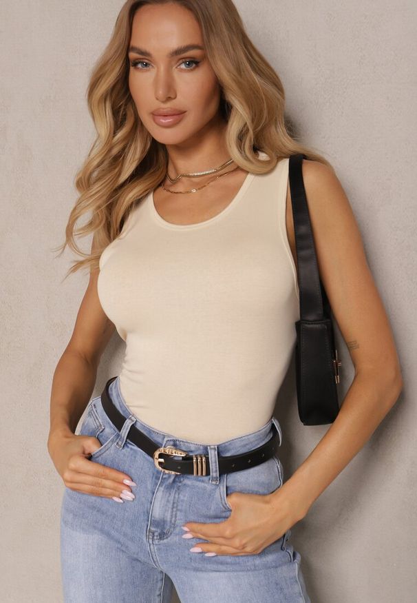 Renee - Beżowy Gładki Top na Szerokich Ramiączkach Lisaniela. Okazja: na co dzień, na imprezę. Kolor: beżowy. Materiał: jeans. Długość rękawa: na ramiączkach. Wzór: gładki. Sezon: lato. Styl: elegancki, casual