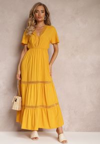 Renee - Żółta Sukienka Ilythyrra. Kolor: żółty. Materiał: tkanina, koronka. Długość rękawa: krótki rękaw. Wzór: aplikacja, koronka. Typ sukienki: proste. Styl: boho. Długość: midi