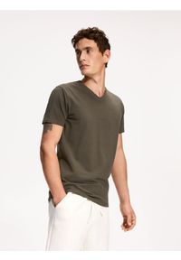 Reserved - Bawełniany t-shirt slim fit - jasnozielony. Kolor: zielony. Materiał: bawełna