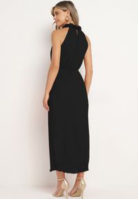 Born2be - Czarna Sukienka z Ozdobnymi Aplikacjami i Dekoltem Halter z Materiałowym Paskiem Dimnatti. Okazja: na co dzień. Typ kołnierza: dekolt halter. Kolor: czarny. Materiał: materiał. Wzór: aplikacja. Styl: casual, klasyczny #7