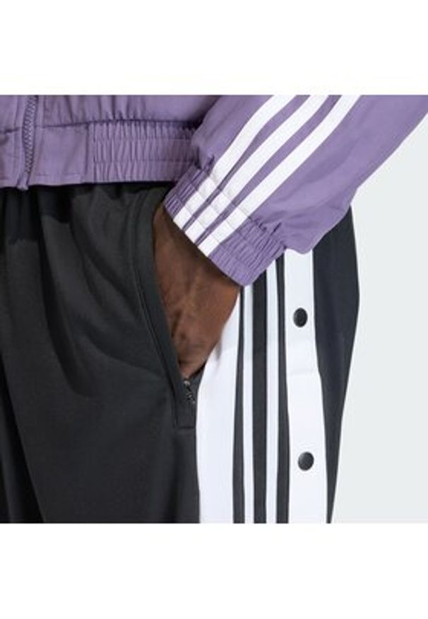 Adidas - adidas Spodnie dresowe Adibreak Classic KD4094 Czarny Regular Fit. Kolor: czarny. Materiał: syntetyk