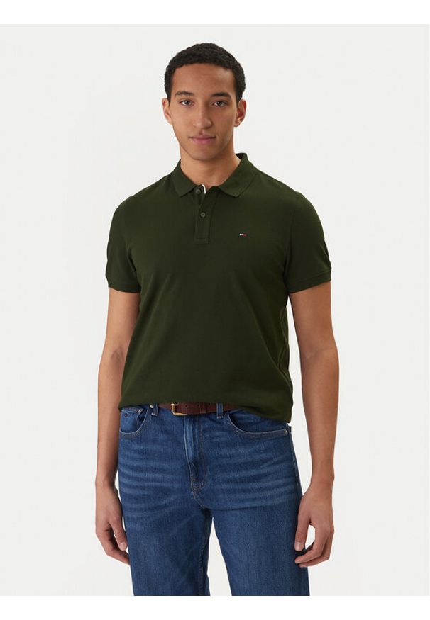 Tommy Jeans Polo DM0DM20676 Zielony Slim Fit. Typ kołnierza: polo. Kolor: zielony. Materiał: bawełna