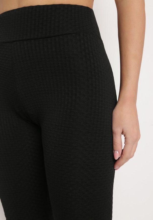Born2be - Czarne Szorty Kolarki z Efektem Push-Up Briala. Kolor: czarny. Styl: sportowy, elegancki