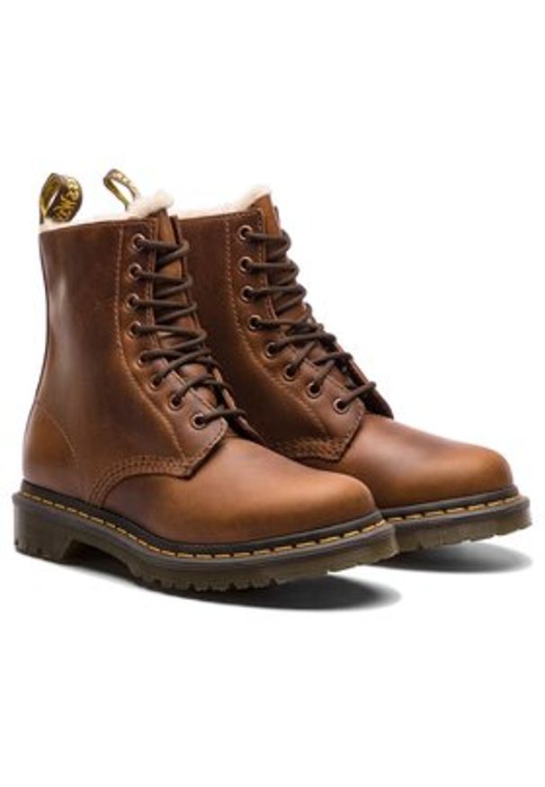 Dr. Martens Glany 1460 Serena 23912243 Brązowy. Kolor: brązowy. Materiał: skóra