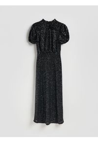 Reserved - Cekinowa sukienka z bufiastymi rękawami - czarny. Kolor: czarny. Materiał: dzianina
