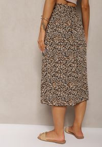 Renee - Czarno-Beżowe Plisowane Spodnie Szwedy High Waist z Materiałowym Paskiem i Gumką w Talii Isefia. Okazja: na co dzień. Stan: podwyższony. Kolor: czarny. Materiał: materiał. Styl: elegancki, casual #4