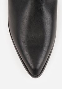 Born2be - Czarne Botki Vices na Obcasie z Ozdobnym Wycięciem Annaviel. Okazja: na co dzień. Nosek buta: szpiczasty. Kolor: czarny. Materiał: dzianina. Obcas: na obcasie. Styl: casual. Wysokość obcasa: średni #8