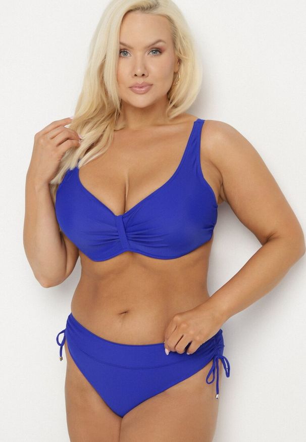 Born2be - Granatowe Bikini Biustonosz z Marszczeniem i Majtki Figi ze Ściągaczami Sarimine. Kolekcja: plus size. Kolor: niebieski. Materiał: jeans