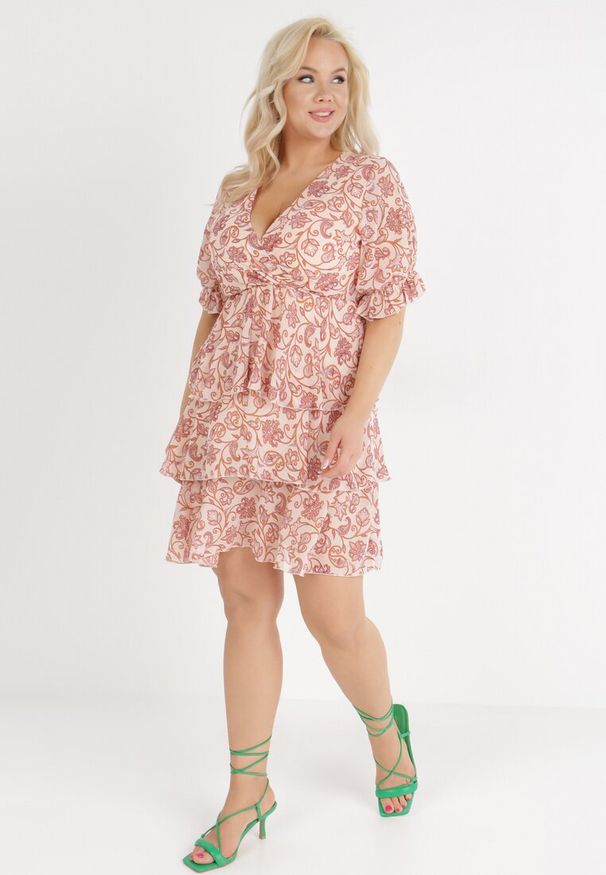 Born2be - Różowa Sukienka Balapus. Kolor: różowy. Typ sukienki: kopertowe. Styl: elegancki. Długość: mini