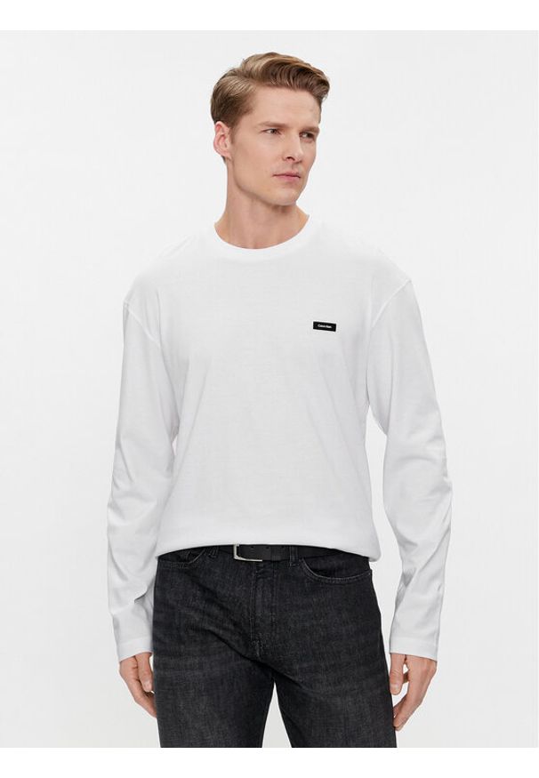 Calvin Klein Longsleeve K10K111847 Biały Regular Fit. Kolor: biały. Materiał: bawełna. Długość rękawa: długi rękaw