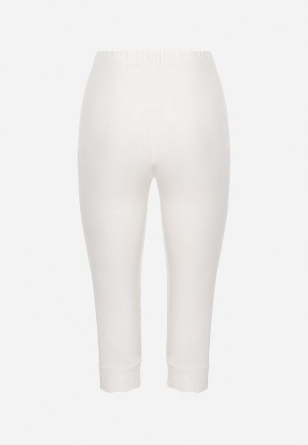 Born2be - Białe Spodnie Bawełniane Legginsy 3/4 z Koronką Amaratna. Okazja: na co dzień. Stan: podwyższony. Kolekcja: plus size. Kolor: biały. Materiał: bawełna, koronka. Wzór: koronka. Styl: casual, elegancki