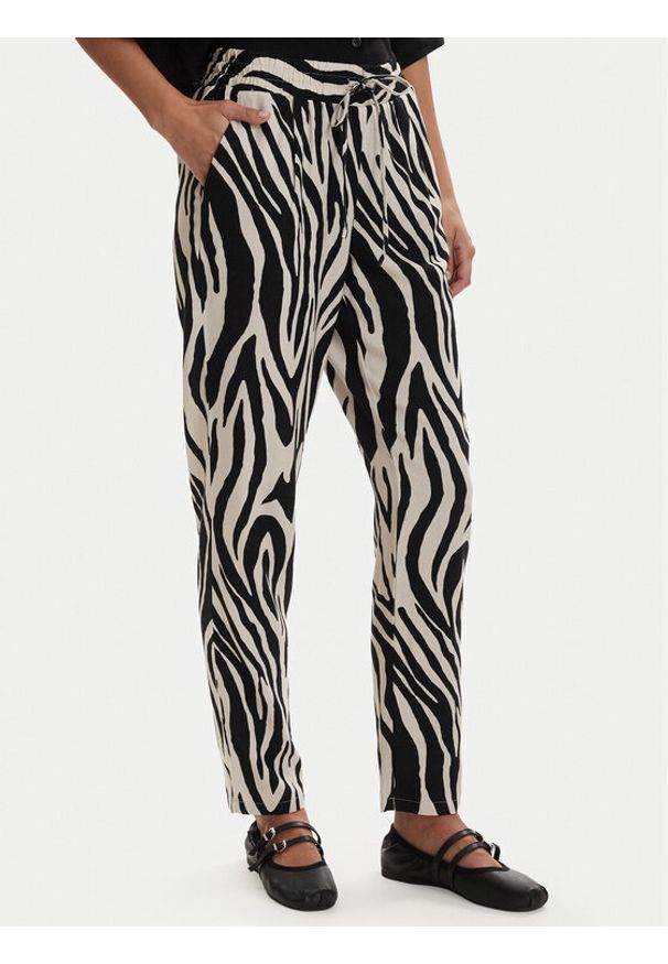 Vero Moda Spodnie materiałowe Jesmilo 10279691 Beżowy Regular Fit. Kolor: beżowy. Materiał: wiskoza