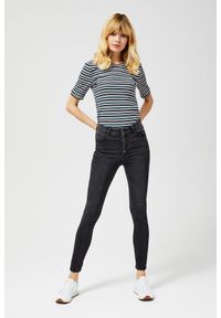 MOODO - Jeansy typu extra high waist. Stan: podwyższony. Materiał: jeans. Długość: długie. Wzór: gładki #1