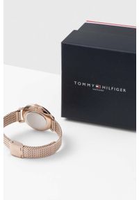 TOMMY HILFIGER - Tommy Hilfiger zegarek damski kolor złoty. Kolor: złoty. Materiał: materiał #2