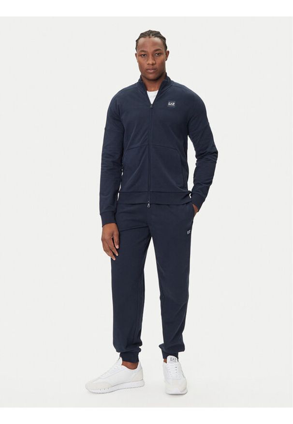 EA7 Emporio Armani Dres 7M000907 AF13512 UB102 Granatowy Regular Fit. Kolor: niebieski. Materiał: bawełna