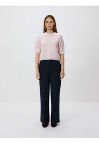 Reserved - Szerokie spodnie z kantem - granatowy. Kolor: niebieski. Materiał: tkanina, wiskoza