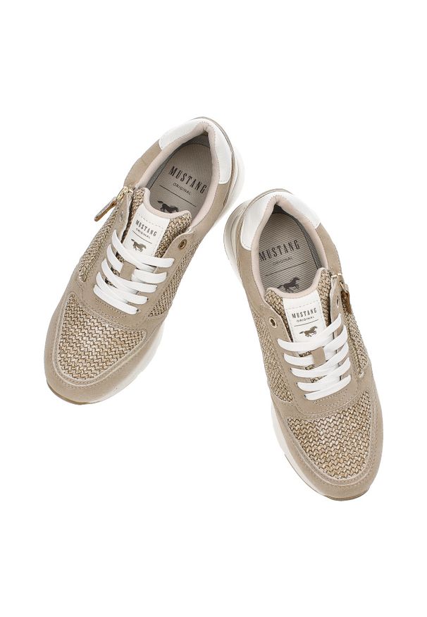 Beżowe Sneakersy Mustang Modne Obuwie Damskie. Kolor: beżowy. Materiał: materiał. Styl: klasyczny
