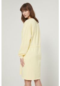 medicine - Medicine sukienka bawełniana kolor żółty mini oversize. Kolor: żółty. Materiał: bawełna. Długość rękawa: długi rękaw. Wzór: gładki. Typ sukienki: oversize. Długość: mini #2